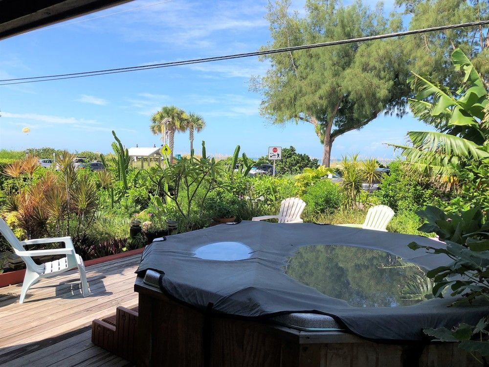 The Bird's Nest Vacation Rentals: 403 Gulf Dr S, Bradenton Beach, FL 34217
